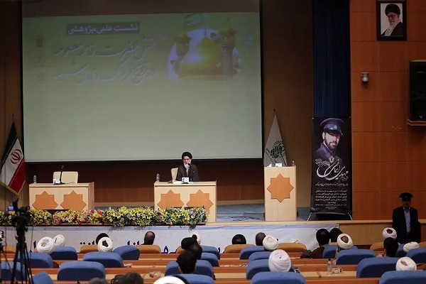 نشست نقش حضرت معصومه(س) در ترویج فرهنگ و تمدن شیعه