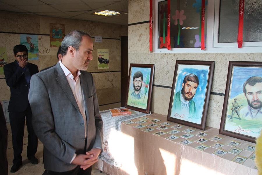 بازدید مدیرکل زندان‌های اصفهان از نمایشگاه هفته بسیج دانش‌آموزی در دارالقرآن اهل بیت(ع)