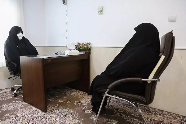 خدمات مشاوره در حرم حضرت معصومه(س)