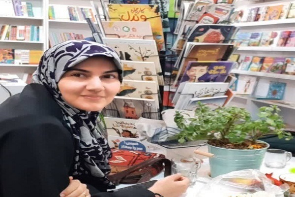 زینب ایمان‌طلب، کارشناس ارشد ادبیات کودک و نوجوان