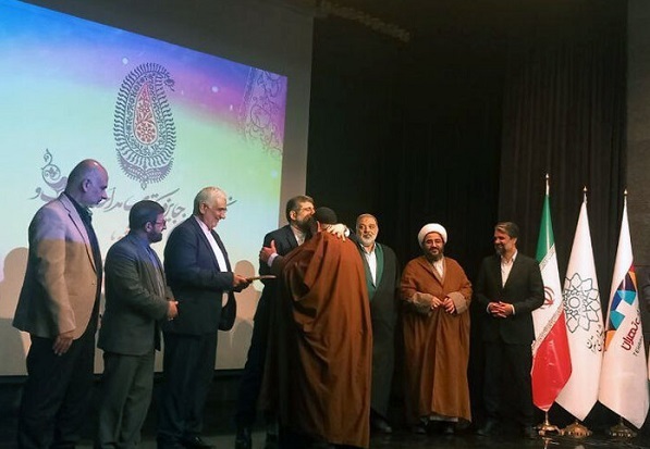 دولت خود را خادم جامعه دینی می‌داند