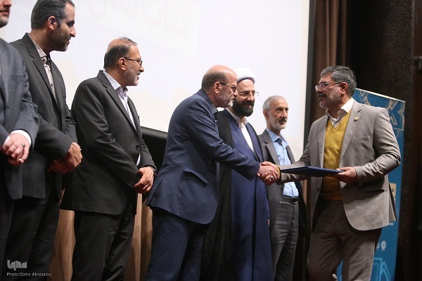 کتاب مهم‌ترین شاخص برای سنجش سطح فرهنگی جامعه و محیط دانشگاهی است