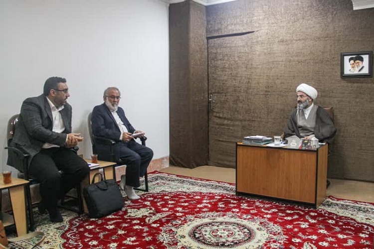 دیدار مدیر عامل موسسه فرهنگی قرآنی ایمانور با نماینده ولی فقیه در سمنان