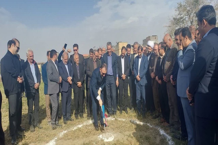 آیین کلنگ‌زنی مجتمع آموزشی موقوفه ملامحمد در منطقه تبادکان