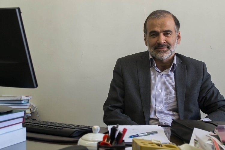 کیومرث یزدان‌پناه درو، استاد جغرافیای سیاسی دانشگاه تهران