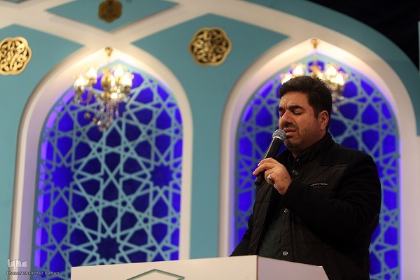 اقامه نماز جماعت  مسابقات با امامت نماینده ولی فقیه در استان