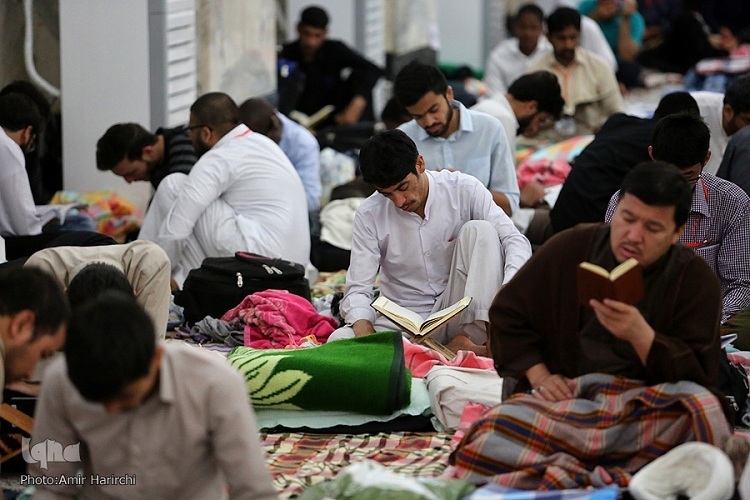 اعتکاف معتکفین حرم امام رضا(ع)