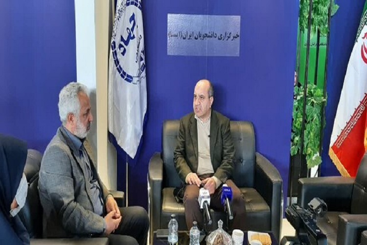رحیم دبیری، معاون پژوهش و فناوری دانشگاه آزاد مشهد