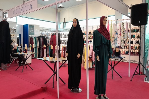 محصولات حجاب گران، بدون حامی اما بدون گران فروشی
