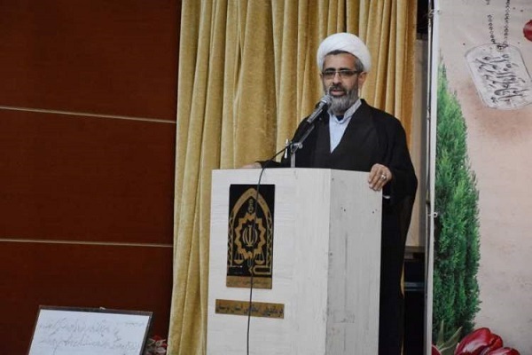 حجت‌الاسلام هبت اله هاشمی مدیرکل بنیاد شهید و امور ایثارگران لرستان