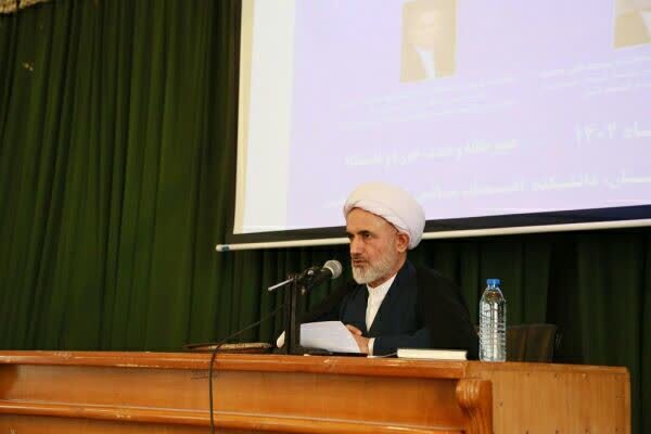 حجت‌الاسلام والمسلمین علی‌عسکر دیرباز، رئیس مؤسسه حکمت و فلسفه ایران