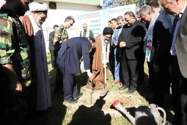 کاشت نهال به یاد شهدای غزه در جامعه المصطفی العالمیه گلستان