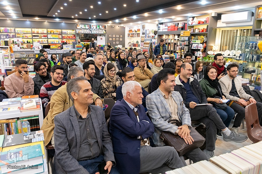 ویژه‌برنامه «خاطرات آقای مترجم» در کتابفروشی اردیبهشت جهاددانشگاهی واحد اصفهان