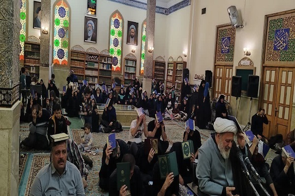 برگزاری مراسم سومین شب از شب‌های قدر با حضور زائران غیرایرانی