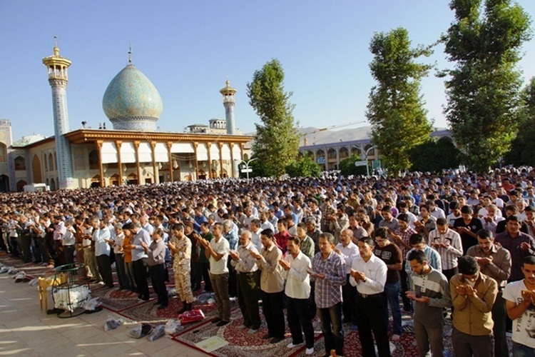 نماز عید فطر در حرم شاهچراغ(ع)