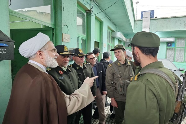 بازدید نماینده ولی فقیه در کردستان از پاسگاه انتظامی بخش سیروان سنندج