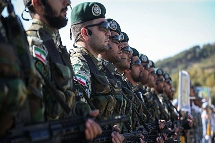 ارتش در هر جایی کنار ملت و دولت ایستاده است