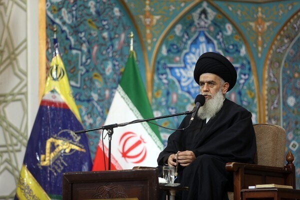 حجت‌الاسلام‌والمسلمین سیدحسین مؤمنی، سخنران حرم بانوی کرامت