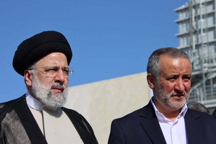 حجت الاسلام رئیسی رئیس جمهور در  مراسم بهره‌برداری از ۲ واحد گازی نیروگاه سیکل ترکیبی شهید باکری سمنان