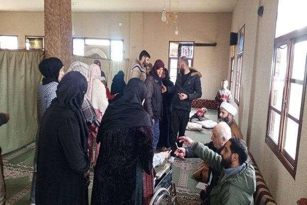 کمک‌رسانی عتبه امام حسین (ع) به سوری‌های آواره در لبنان + عکس