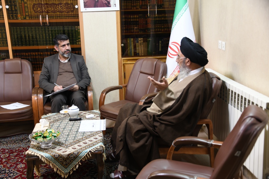 دیدار امام جمعه اصفهان با مدیرکل ستاد اجرایی فرمان امام استان