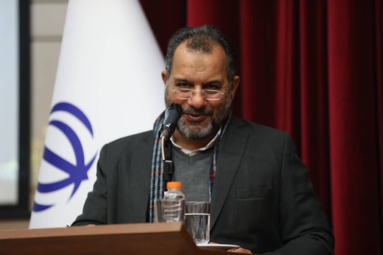 خانواده‌محوری را از مسئولان مطالبه کنید