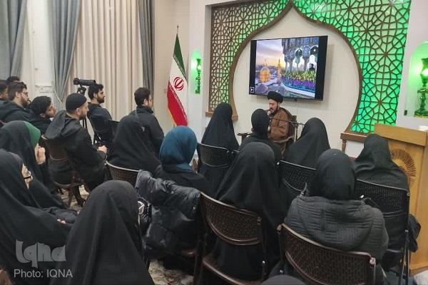 با حضور شیعیان آمریکا، مراسم سال نو میلادی در حرم رضوی برگزار شد