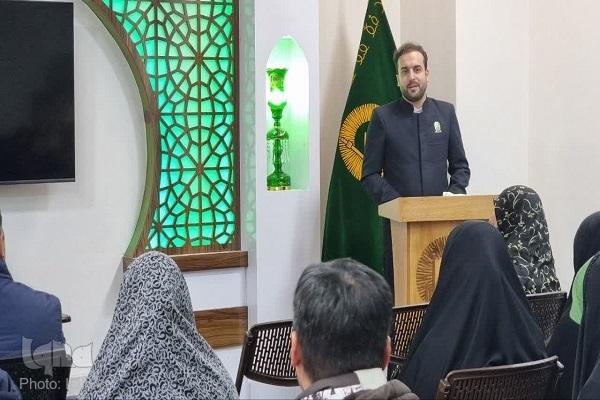 با حضور شیعیان آمریکا، مراسم سال نو میلادی در حرم رضوی برگزار شد