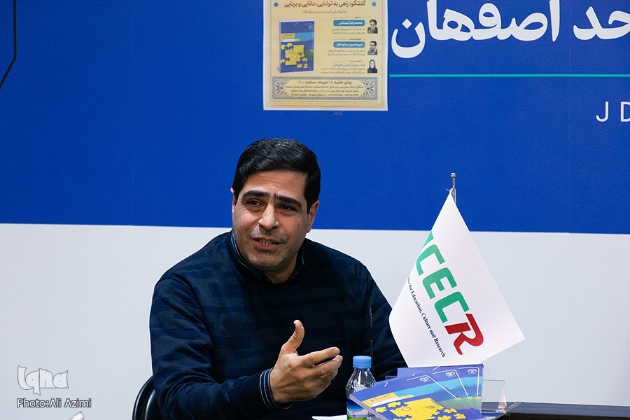 امیرحسین ستوده‌فر نویسنده