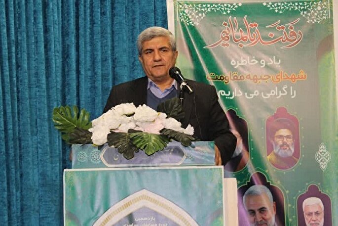 انس با قرآن  را در بطن جامعه نهادینه کنیم