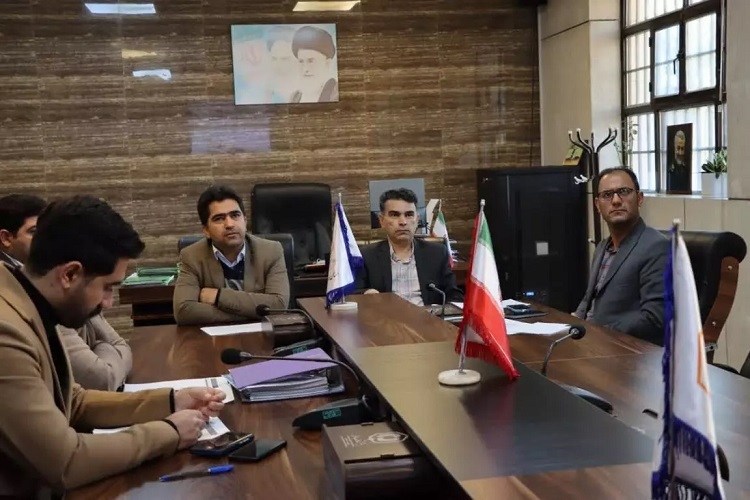 نشست بررسی صدور سند اماکن روستایی و شهری شهرستانهای جنوب فارس