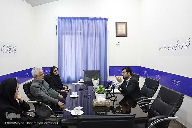 علی باغدار دلگشا، پژوهشگر و مدرس مدعو دانشگاه فردوسی مشهد در تحریریه ایکنا