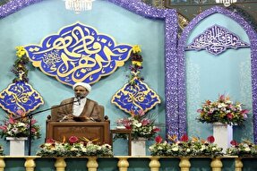 دعای خیر والدین دنیا و آخرت انسان را آباد می‌کند