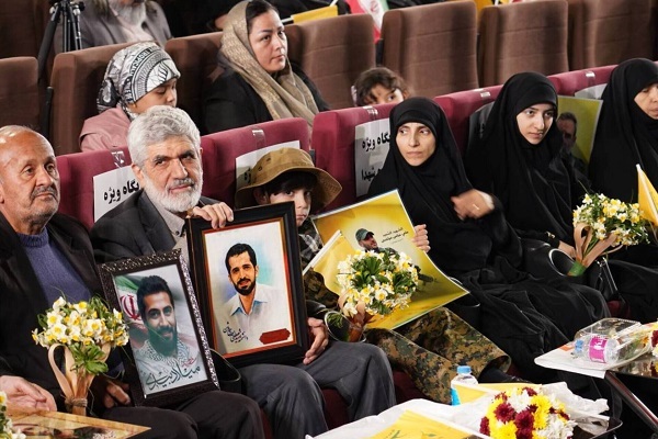 هنوز آماده نیست//// از مصائب جشنواره‌های تئاتر و فیلم فجر تا دلدادگی هنرمندان به امیر بیان