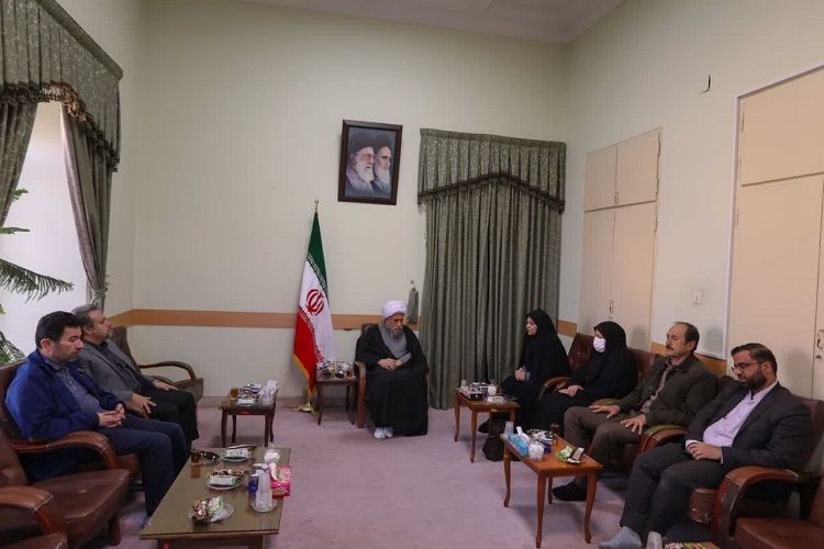 دیدار مدیرکل حفاظت محیط زیست فارس با امام جمعه شیراز