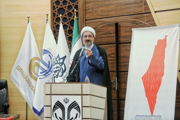 حجت‌الاسلام والمسلمین احمدحسین شریفی، رییس دانشگاه قم