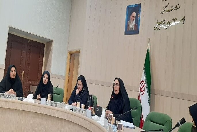 نقش زنان در پیروزی انقلاب اسلامی برای نسل جوان تبیین شود