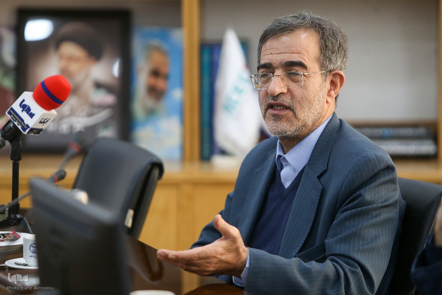 خدمت آقای دکتر بیت مشعل