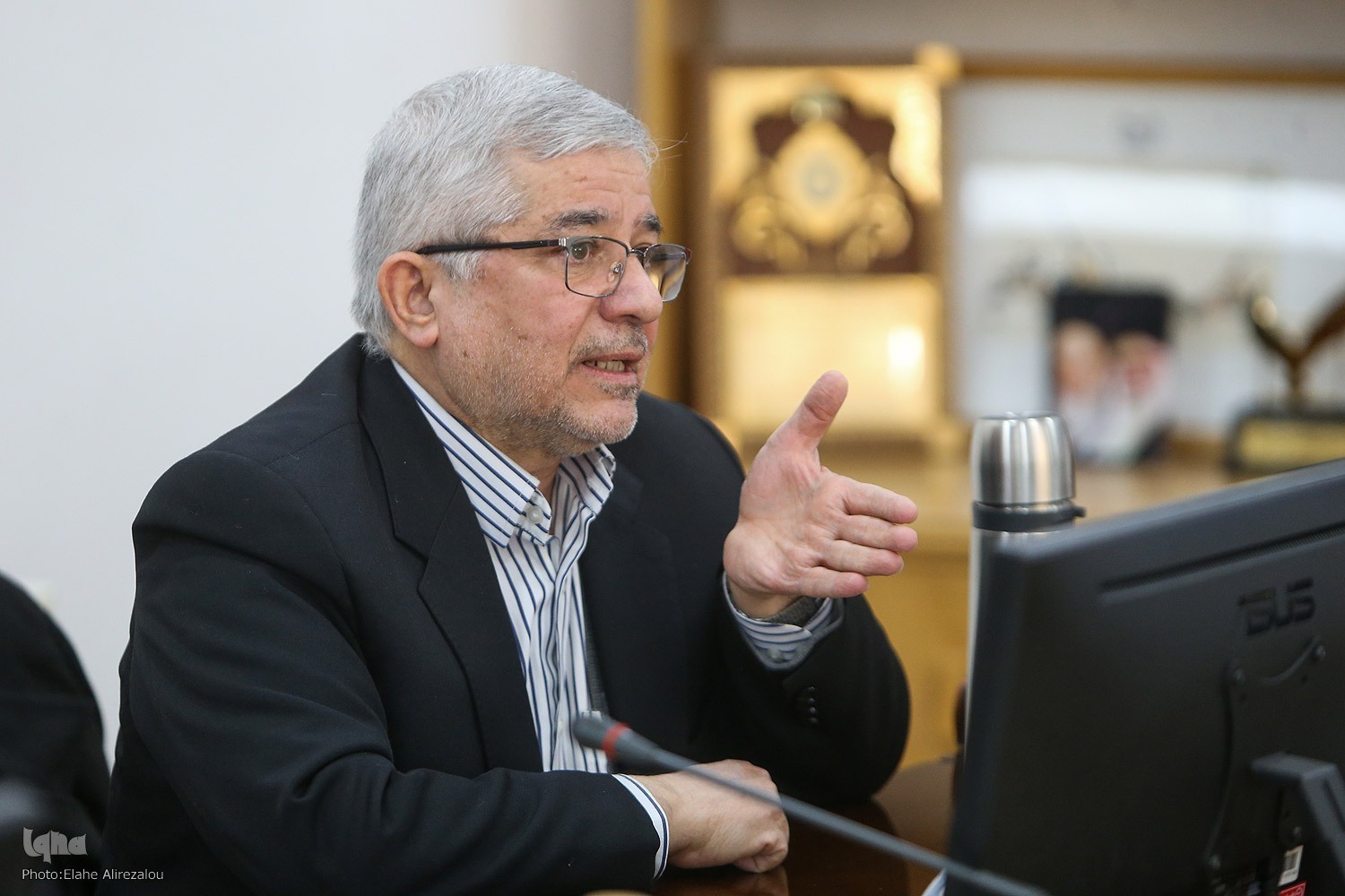 خدمت آقای دکتر بیت مشعل