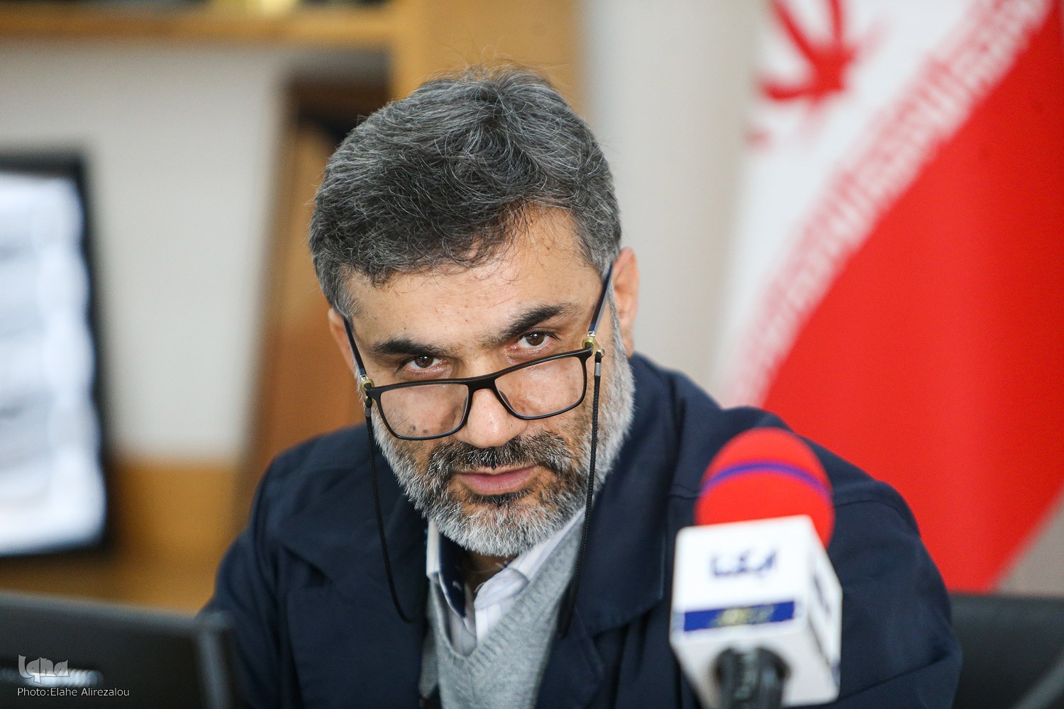 خدمت آقای دکتر بیت مشعل