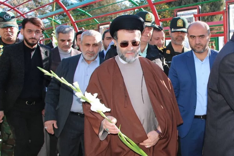 گل افشانی قبور شهدا، شیراز
