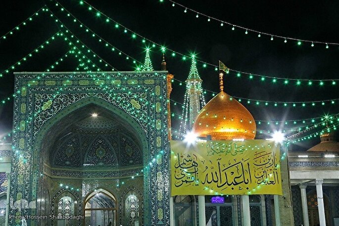 فیلم | حال و هوای حرم بانوی کرامت در شب ولادت امام حسین(ع)