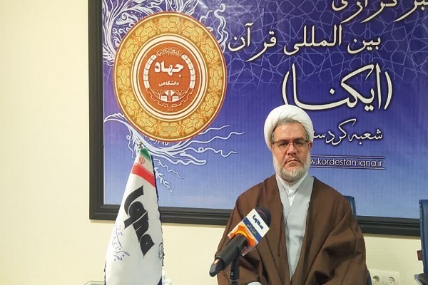 عباس ایزدی، معاون فرهنگی اداره اوقاف و امور خیریه استان کردستان