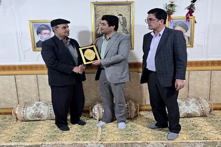 دیدار رئیس جهاددانشگاهی کهگیلویه‌وبویراحمد با جانباز ۵۰ درصد یاسوجی