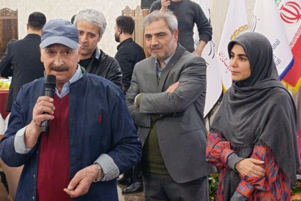 فوری ارسالی/// چهل‌وسومین جشنواره تئاتر فجر با اهدا نشان «سرباز وطن» افتتاح شد
