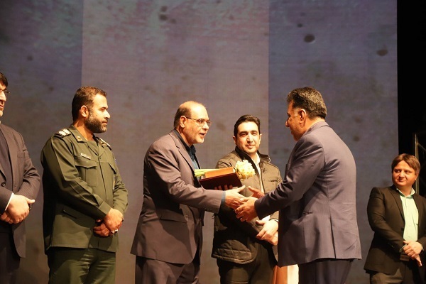 انتشار روز جمعه//// از رخ‌نمایی جایزه ادبی جلال آل‌احمد تا حضور خاقانی در فرهنگستان ادب فارسی