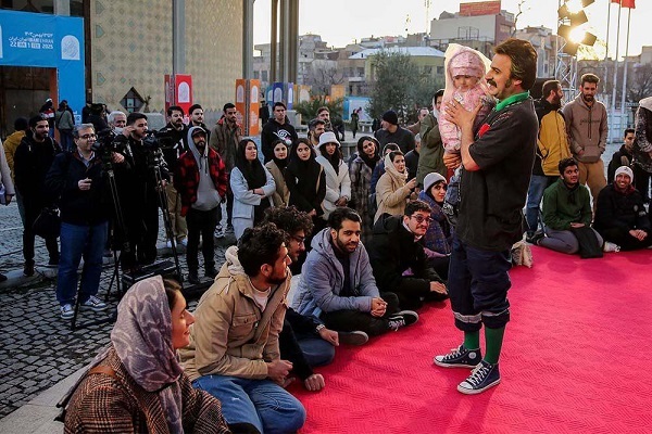 ارسالی صبح شنبه/// نمایش «پلاستیک» از خطرات زیست محیطی و لزوم توجه بیشتر به آن می‌گوید