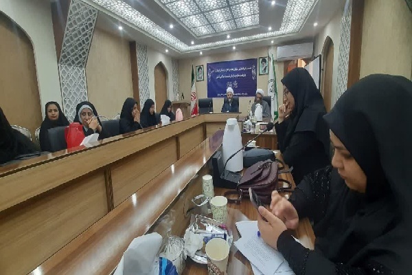 بانوان در جهاد تبیین و آینده‌سازی کشور نقش کلیدی دارند