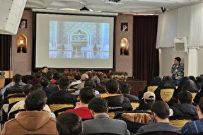 عکس | کارگاه آموزش عکاسی و نقد عکس در حرم بانوی کرامت