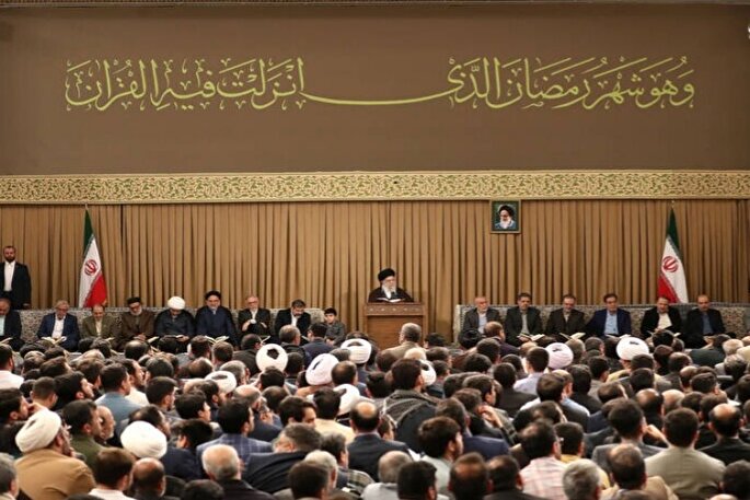 دیدار ۱۸ فعال قرآنی همدان با رهبر انقلاب